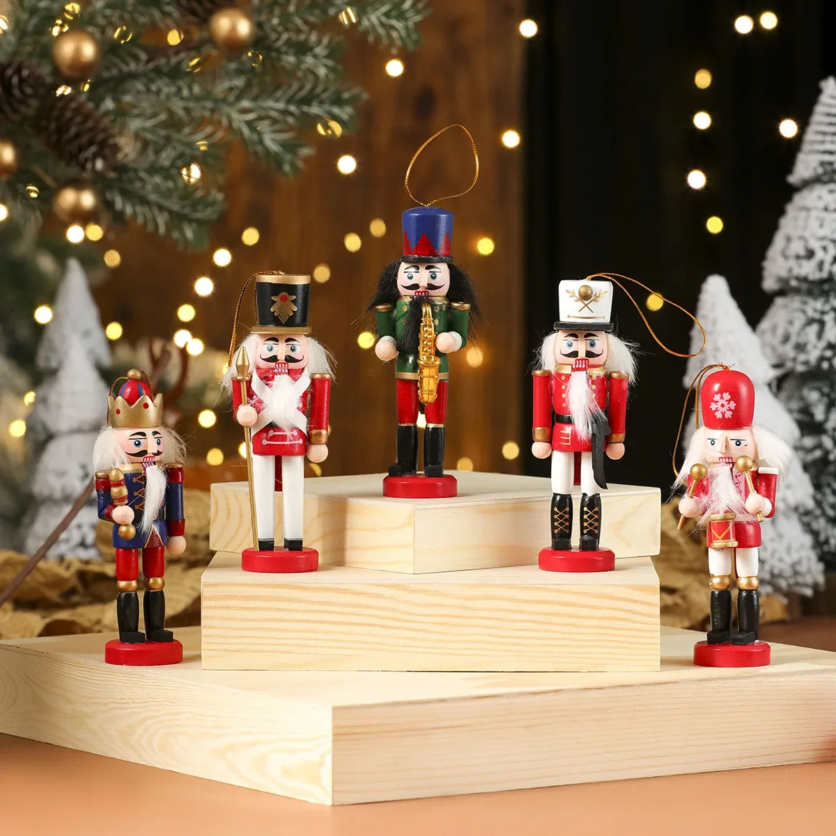 Nutcracker Figurine - مجسمة محمولة لعيد الميلاد على شكل
