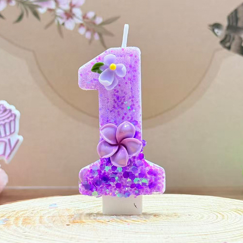 شموع أرقام مزينة بزهور بنفسجية - مراجعة Holiday Candle Set وسعره